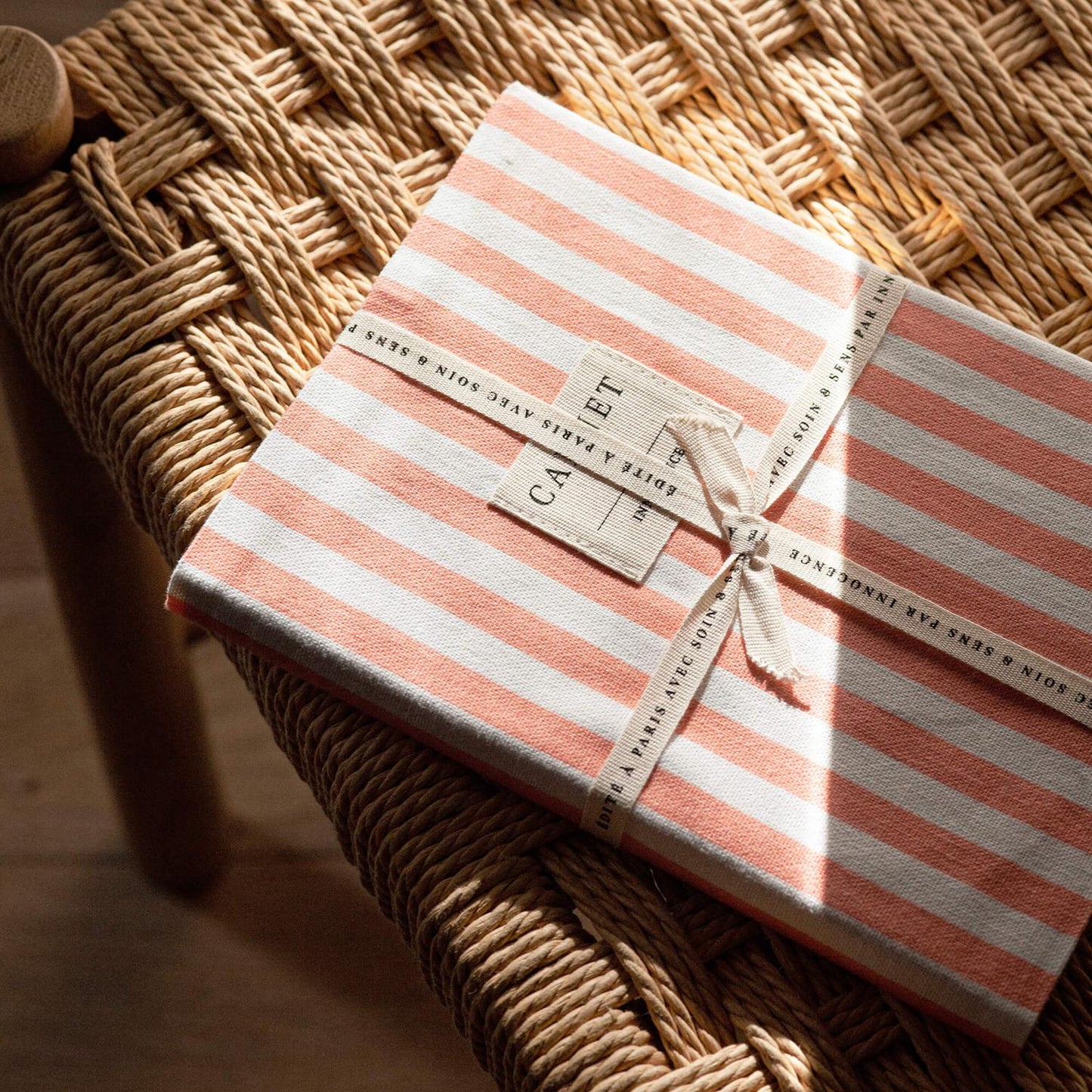 Carnet en Tissu Beau Rivage - Rayures Corail - Innocence