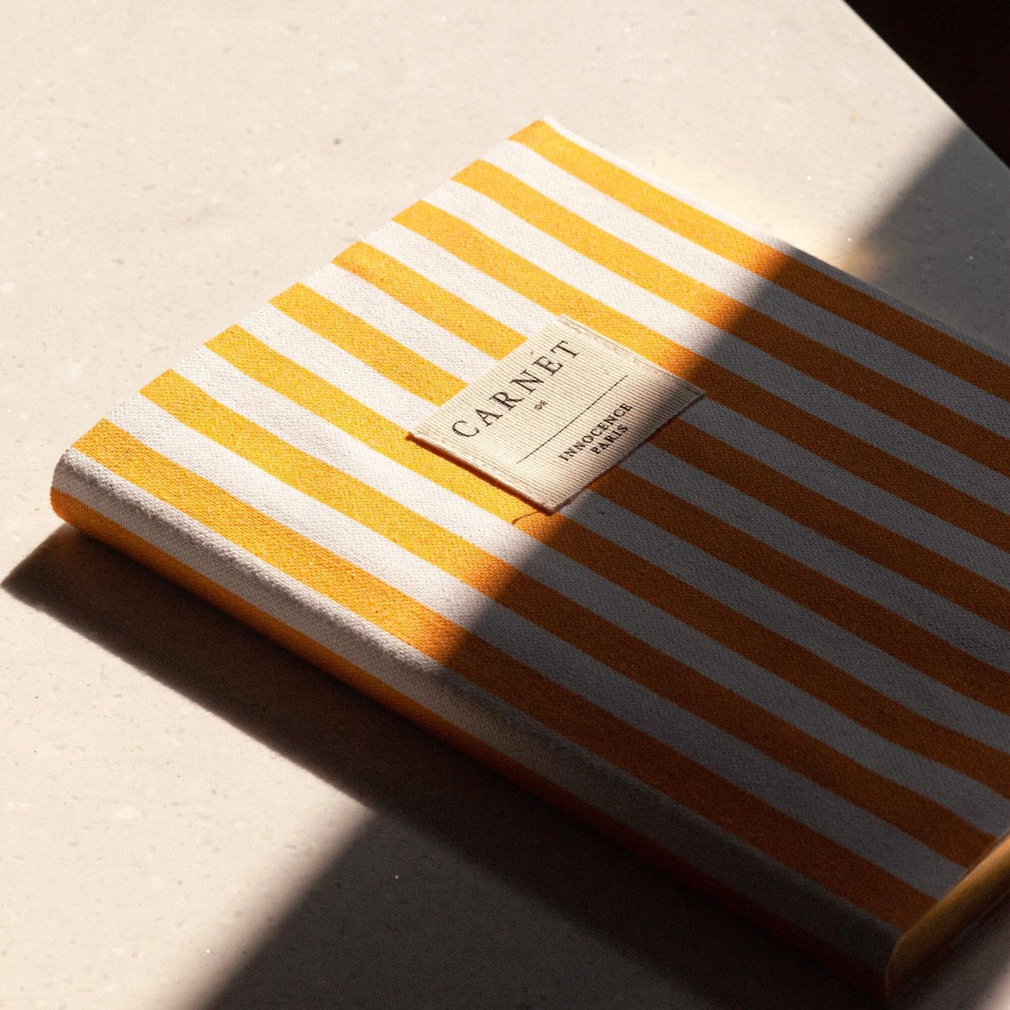 Carnet en Tissu Beau Rivage - Rayures Dorées - Innocence