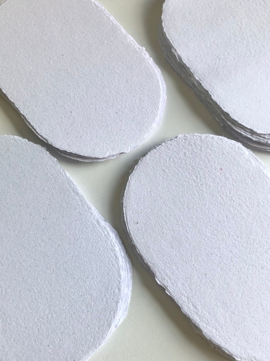 papier-artisanal-recycle-medaillon-maison-paon