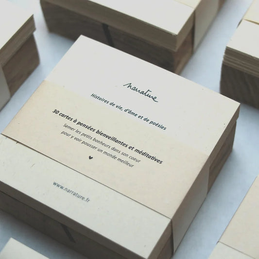 Coffret de 30 cartes à pensées bienveillantes et méditatives + support en bois - Narrature