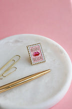 Pin’s Bisou Bella - All The Ways To Say