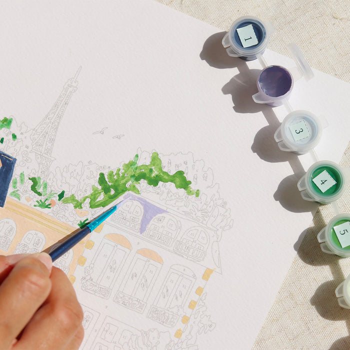 Peinture au numéro premium Maison Paon - Design unique made in France - Activité créative relaxante pour adulte et enfant - Illustration à peindre avec papier de qualité et peinture écologique - Cadeau original et décoration artistique. peinture-numero-petite-epicerie-maison-paon